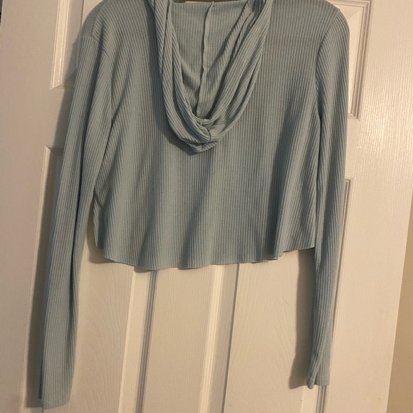 Cropped light-weight sweatshirt - Picture 2 of 3